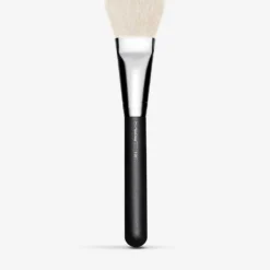 MAC 135 Large Flat Powder Brush