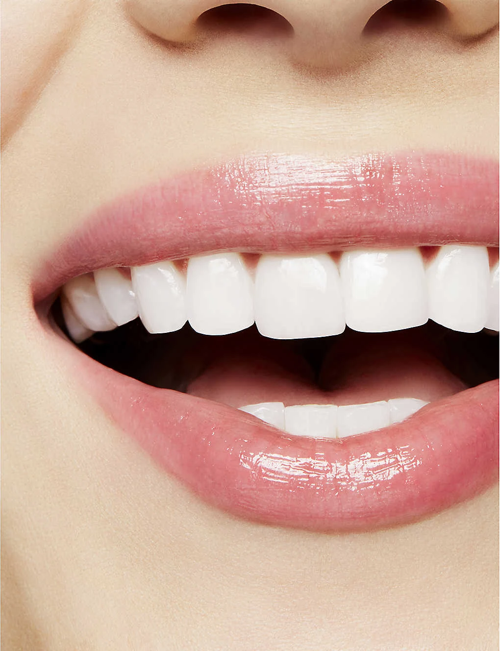 MAC Glow Play Lip Balm 3.6g Floral Coral 7 MAC Glow Play Lip Balm 3.6g Floral Coral - Image 5