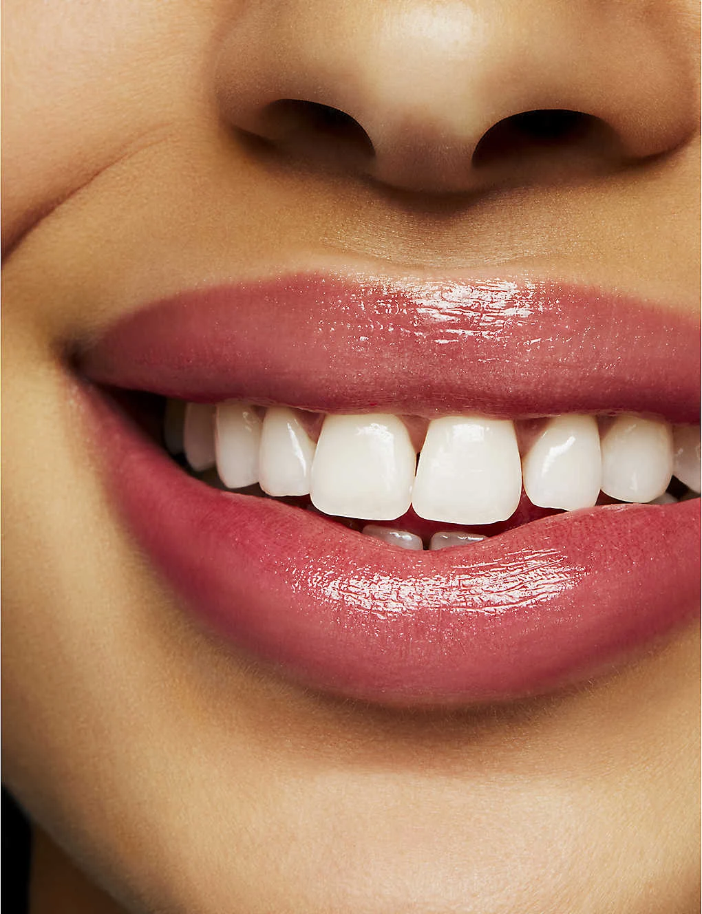 MAC Glow Play Lip Balm 3.6g Floral Coral 8 MAC Glow Play Lip Balm 3.6g Floral Coral - Image 6