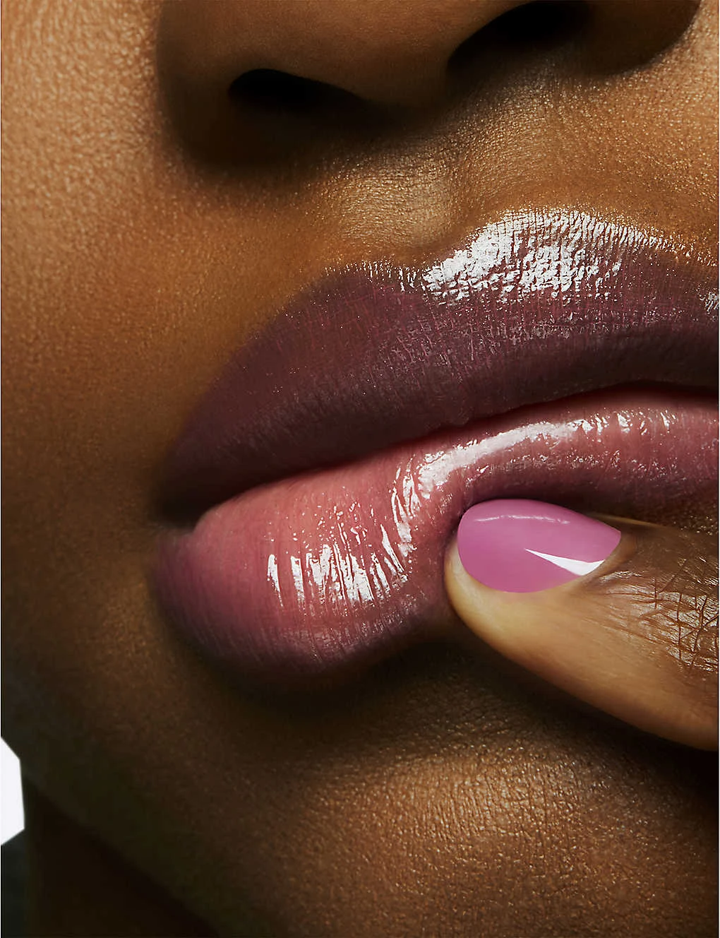 MAC Glow Play Lip Balm 3.6g Floral Coral 9 MAC Glow Play Lip Balm 3.6g Floral Coral - Image 7