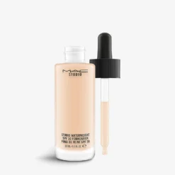 MAC Studio Waterweight SPF 30 Foundation Nc20